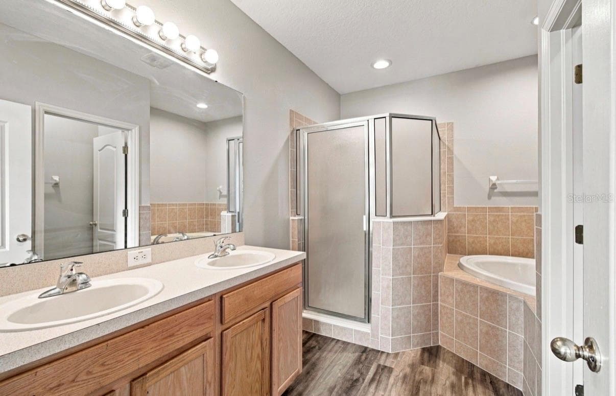 Townhouse at 9904 VENETIAN RIVER WAY, TAMPA, photo 36 of 64