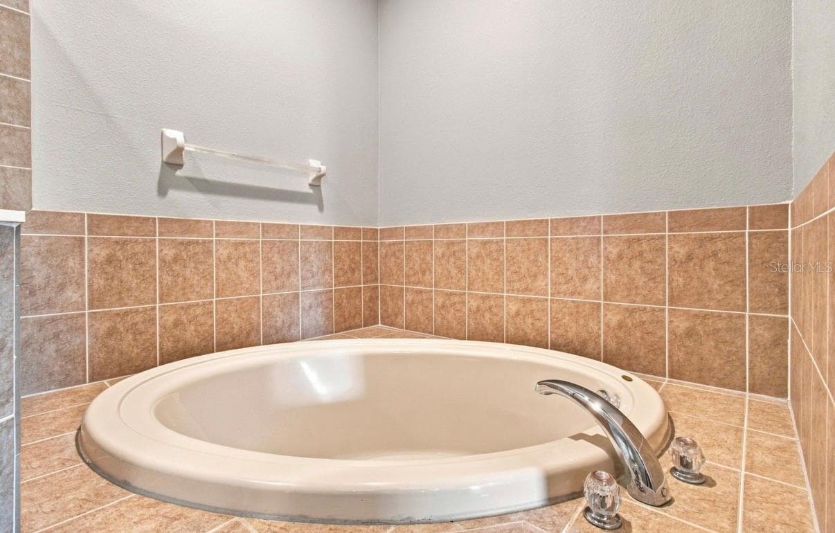 Townhouse at 9904 VENETIAN RIVER WAY, TAMPA, photo 38 of 64
