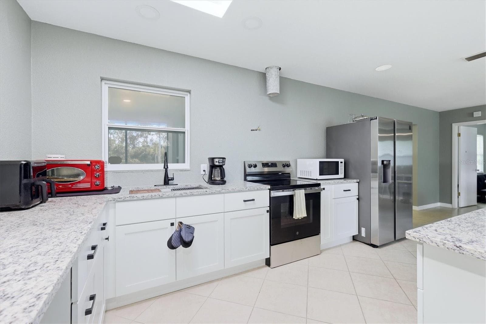 Single Family Residence at 15231 CHAMBERLAIN BLVD, PORT CHARLOTTE, photo 13 of 46
