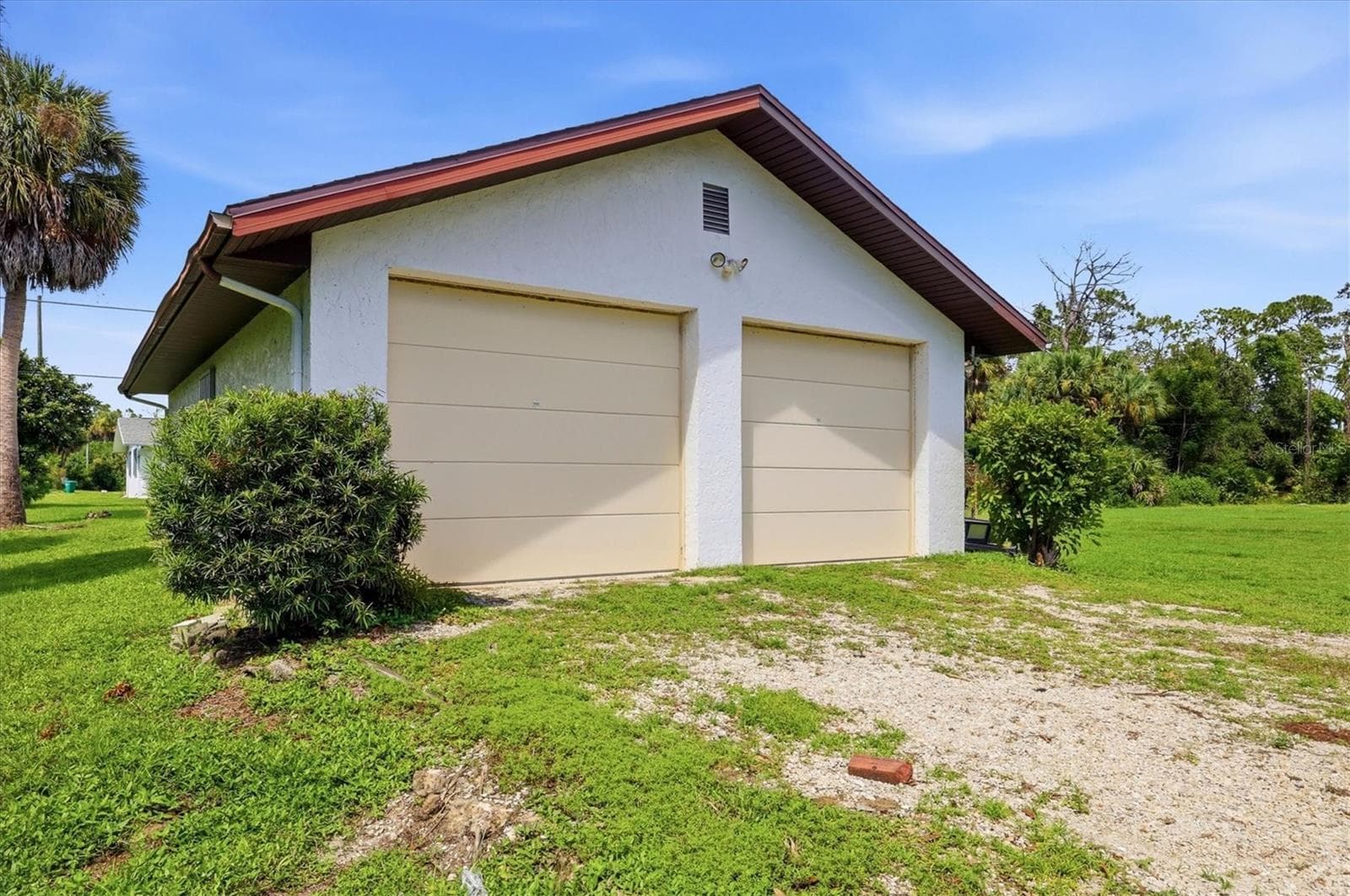 Single Family Residence at 15231 CHAMBERLAIN BLVD, PORT CHARLOTTE, photo 29 of 46