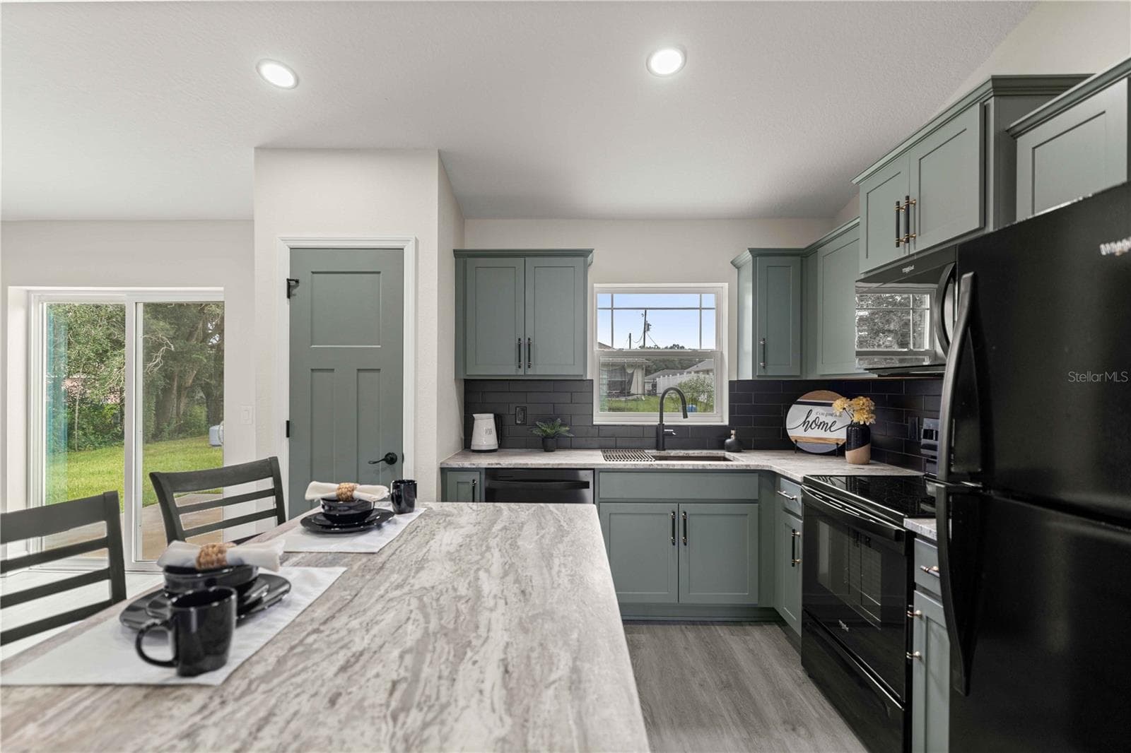 View Into Kitchen - 13622 SW 112TH ST, DUNNELLON