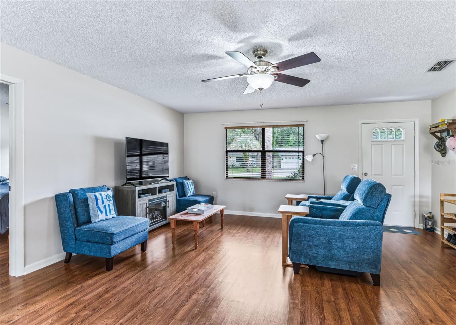 Single Family Residence at 65 ABERDEEN CIR, LEESBURG, photo 6 of 47