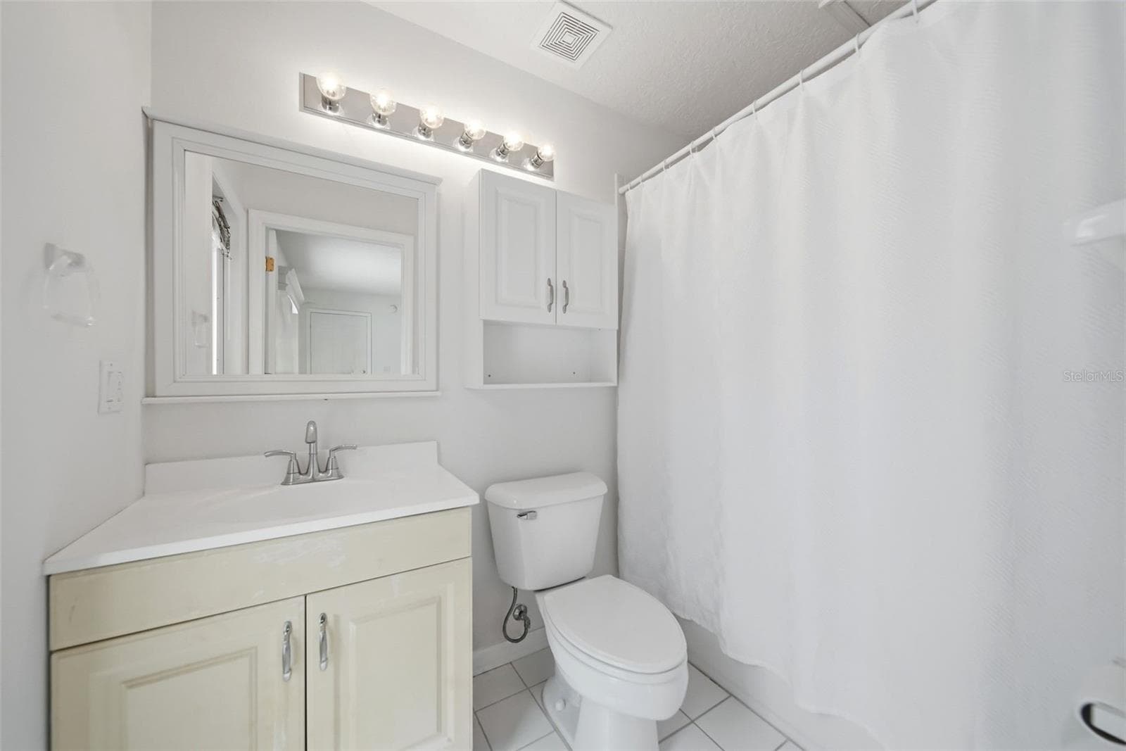 Bedroom 2 En-Suite - 2113 STONEBRIDGE WAY, CLERMONT