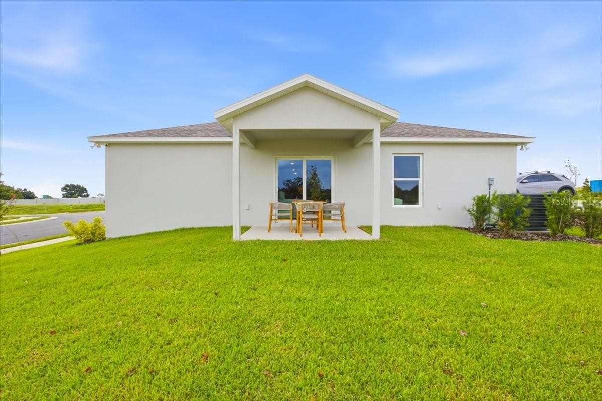 Single Family Residence at 3004 CASCADE CIR, LAKE WALES, photo 2 of 20