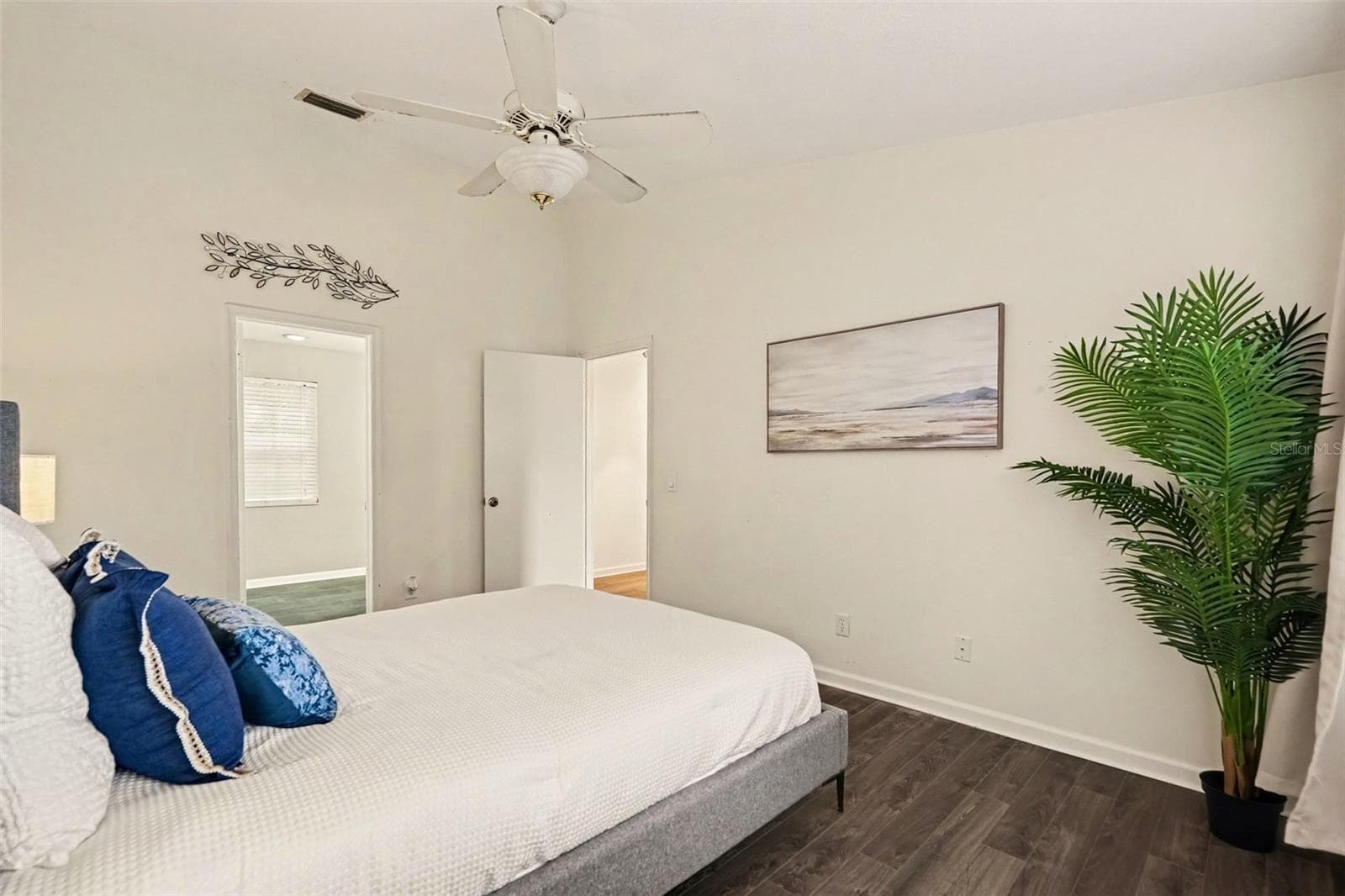 Single Family Residence at 9758 FOX HOLLOW RD, TAMPA, photo 13 of 61