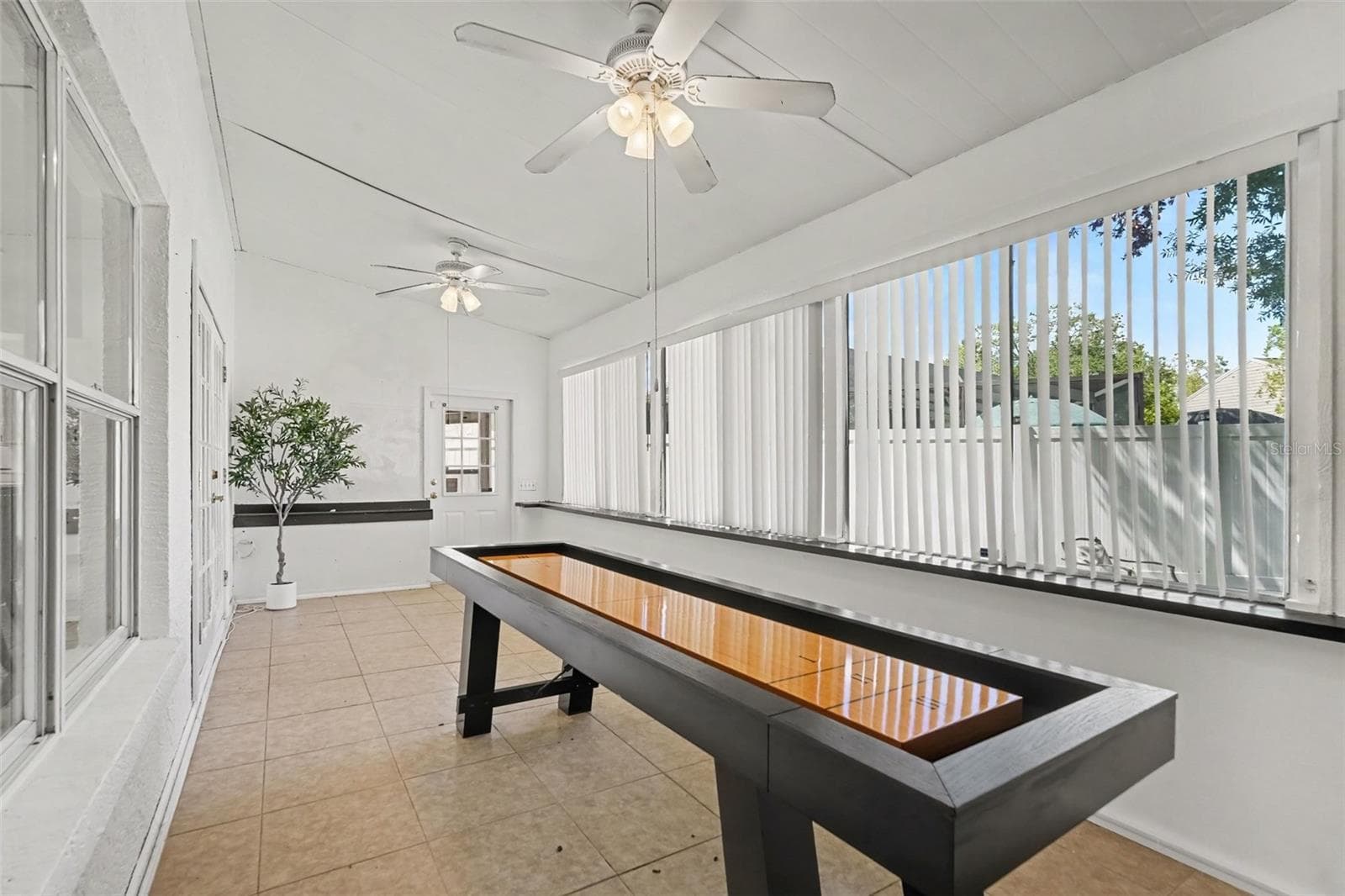 Single Family Residence at 9758 FOX HOLLOW RD, TAMPA, photo 29 of 61