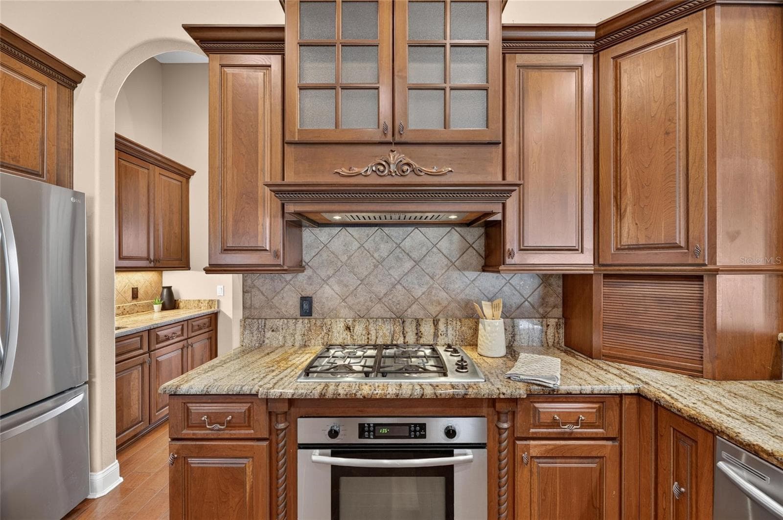 Gas Range - 6408 WALKERS GLEN DR, LAKELAND