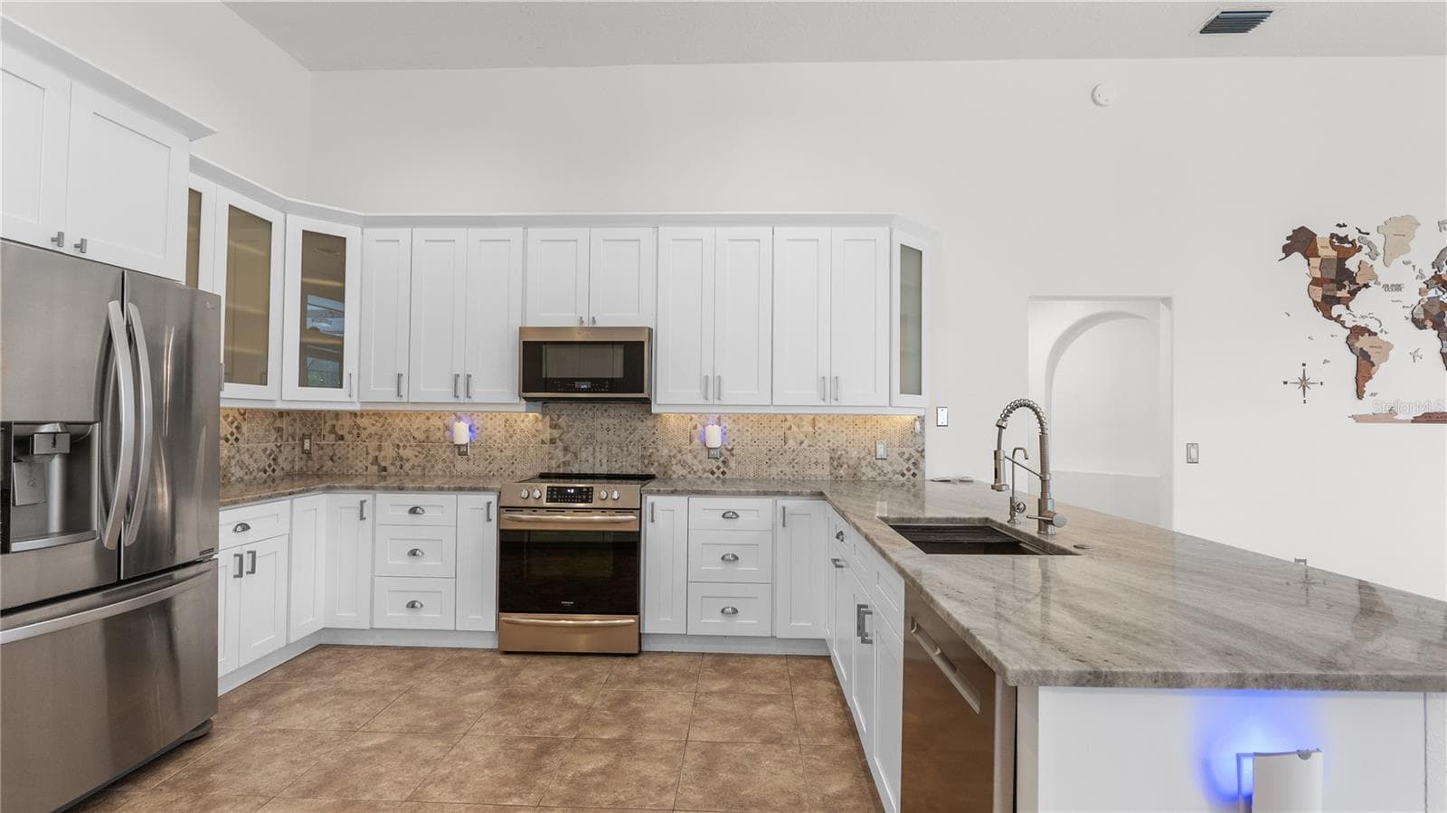 Single Family Residence at 5924 CHERRY OAK DR, VALRICO, photo 2 of 54