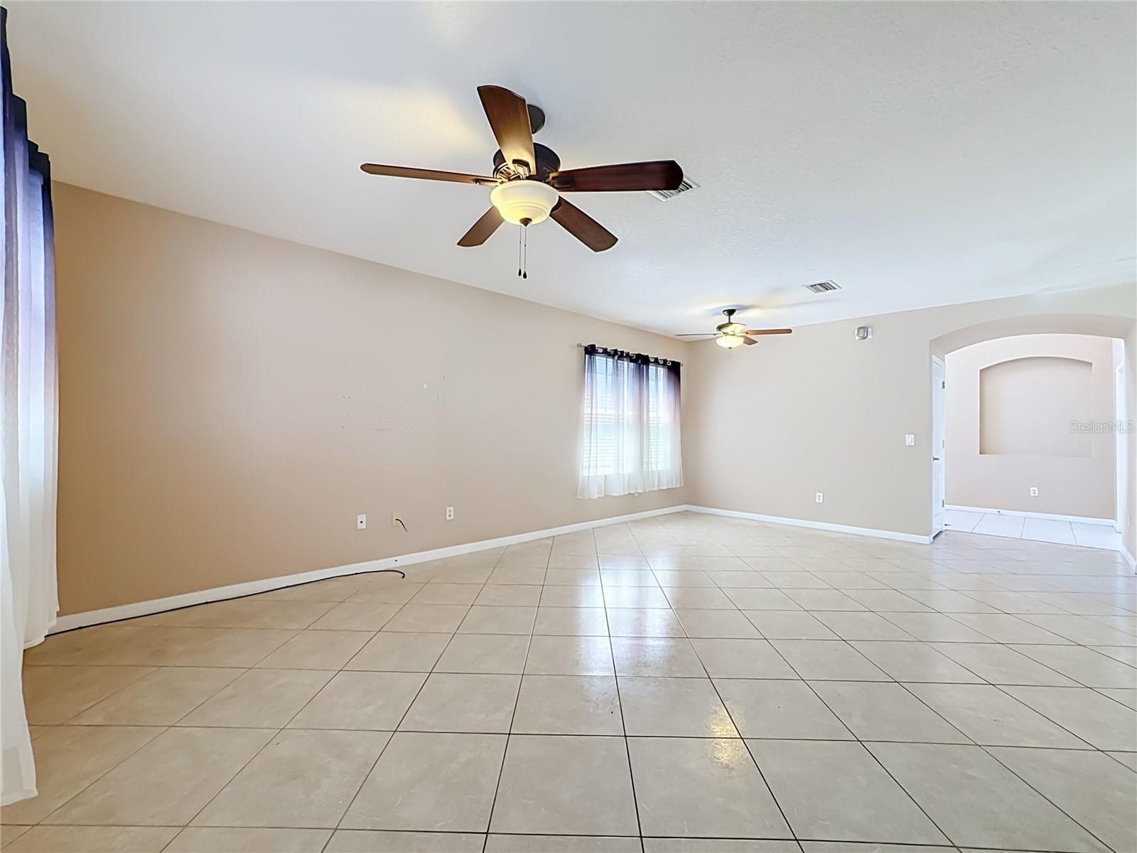 Single Family Residence at 7931 CARRIAGE POINTE DR, GIBSONTON, photo 17 of 59