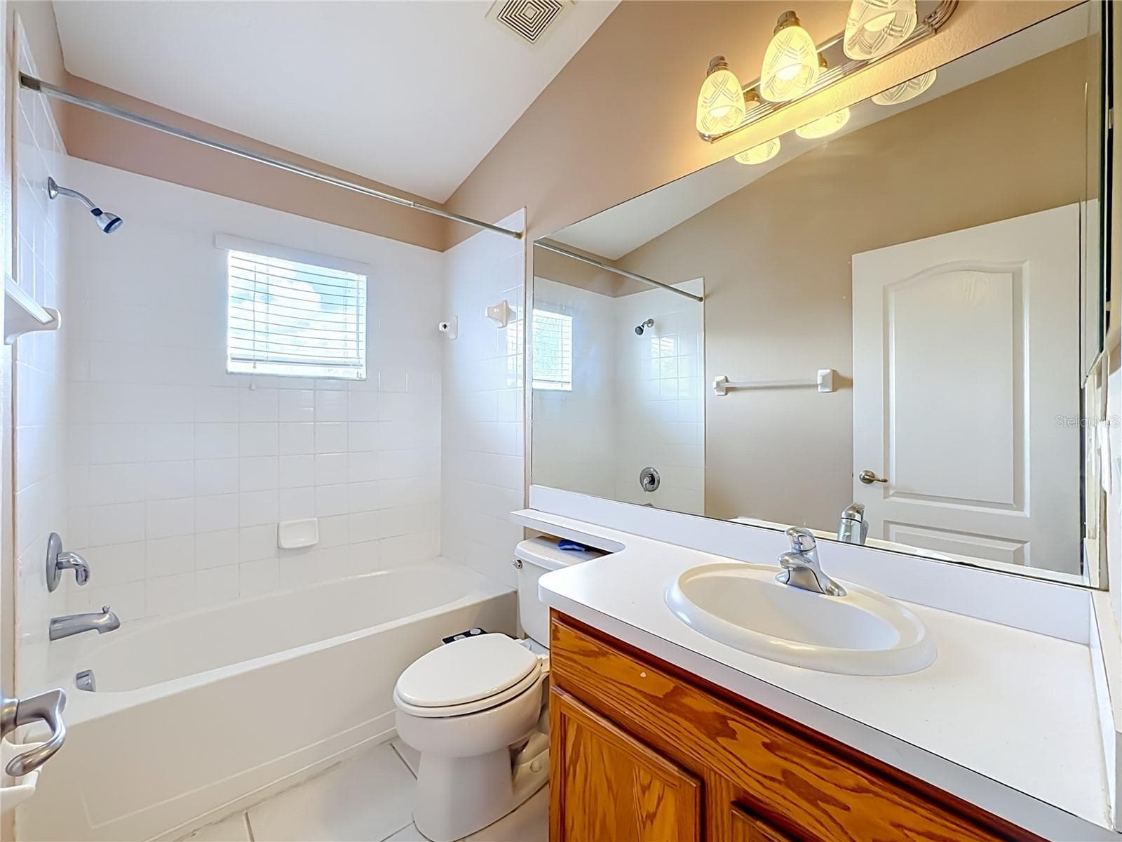 Single Family Residence at 7931 CARRIAGE POINTE DR, GIBSONTON, photo 24 of 59