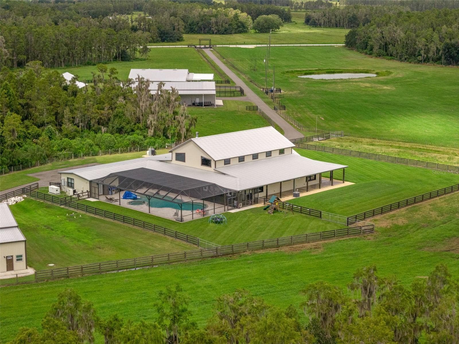 Single Family Residence at 11657 MOORE RD, LAKELAND, photo 10 of 93