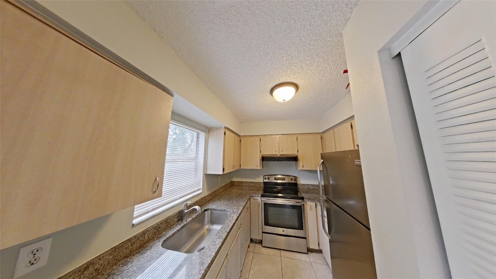 Apartment at 10352 HEMLOCK ST, SPRING HILL, photo 5 of 11