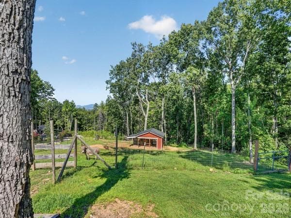 Single Family Residence at 72 Jacks Paw Lane, Hendersonville, photo 21 of 30