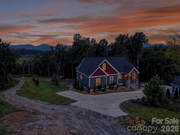 Single Family Residence at 72 Jacks Paw Lane, Hendersonville, photo 4 of 30