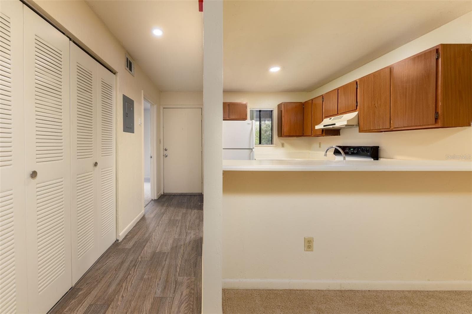 Condominium at 83 SE 16TH AVE #E303, GAINESVILLE, photo 3 of 23