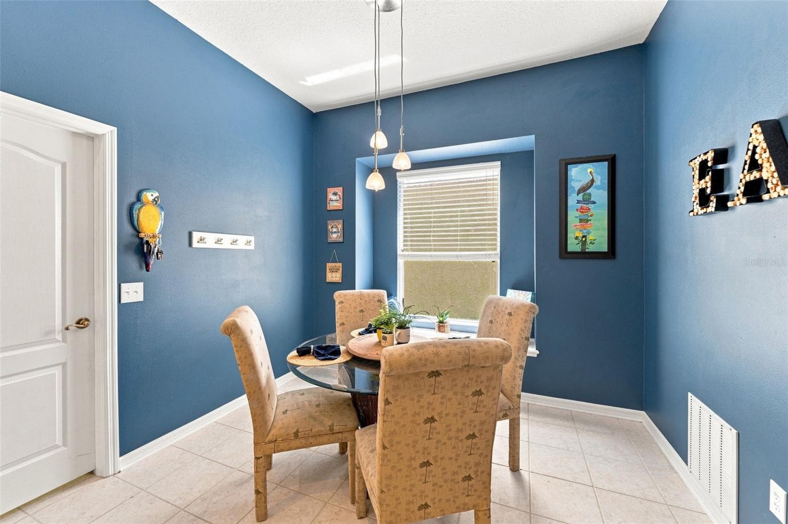 Eat in Kitchen Space - 18022 LAKE REFLECTIONS BLVD, LUTZ
