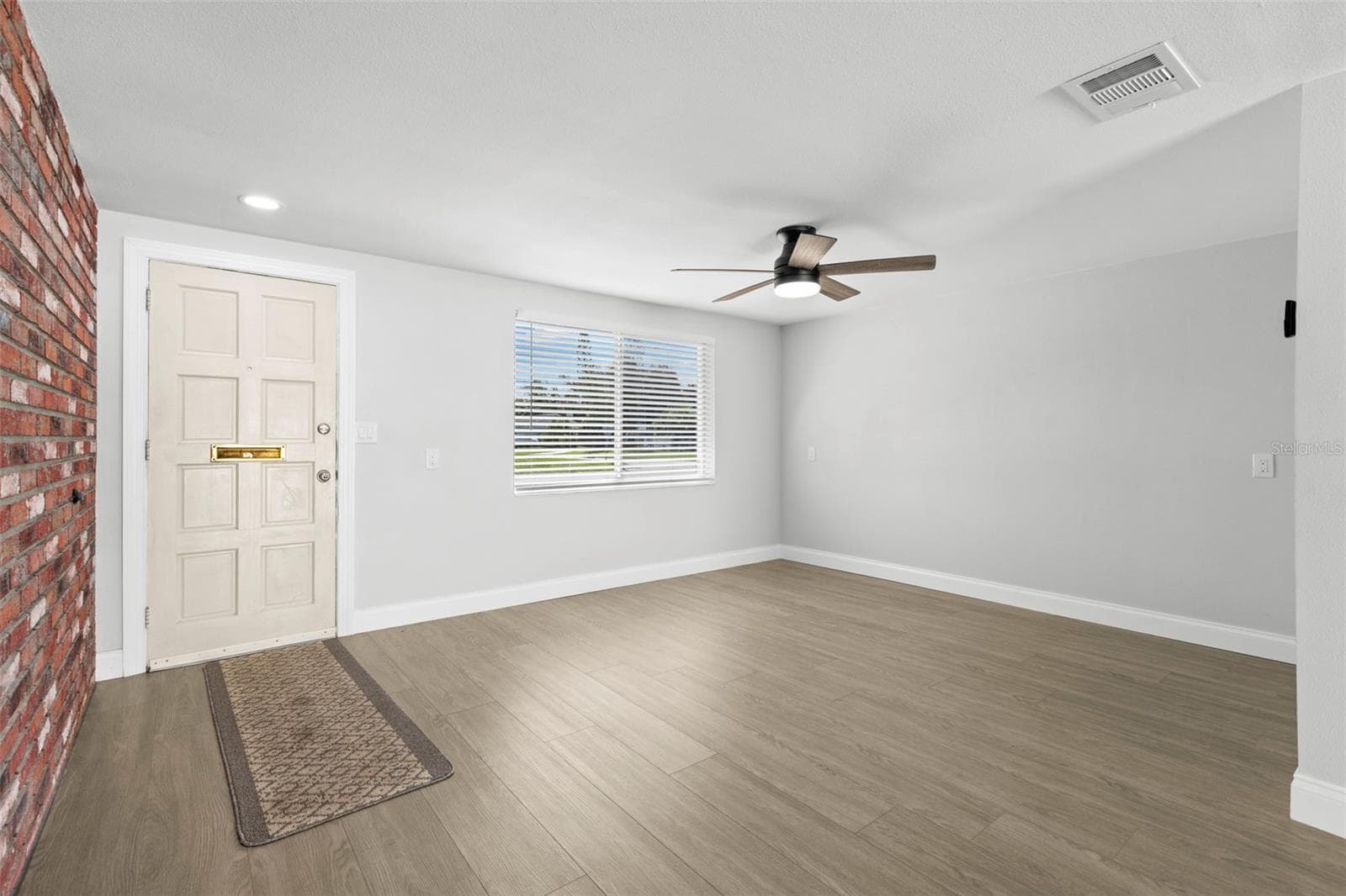 Single Family Residence at 6100 WOODROW WILSON BLVD NE, ST PETERSBURG, photo 14 of 38