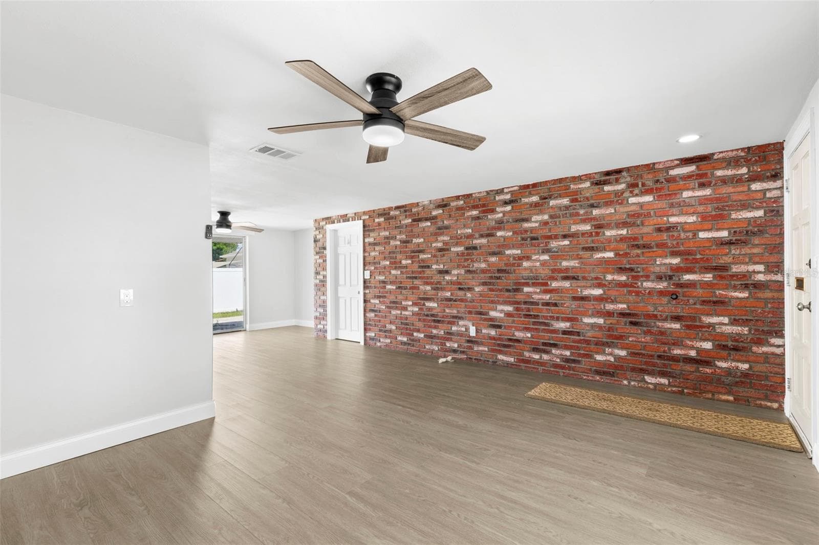 Single Family Residence at 6100 WOODROW WILSON BLVD NE, ST PETERSBURG, photo 16 of 38