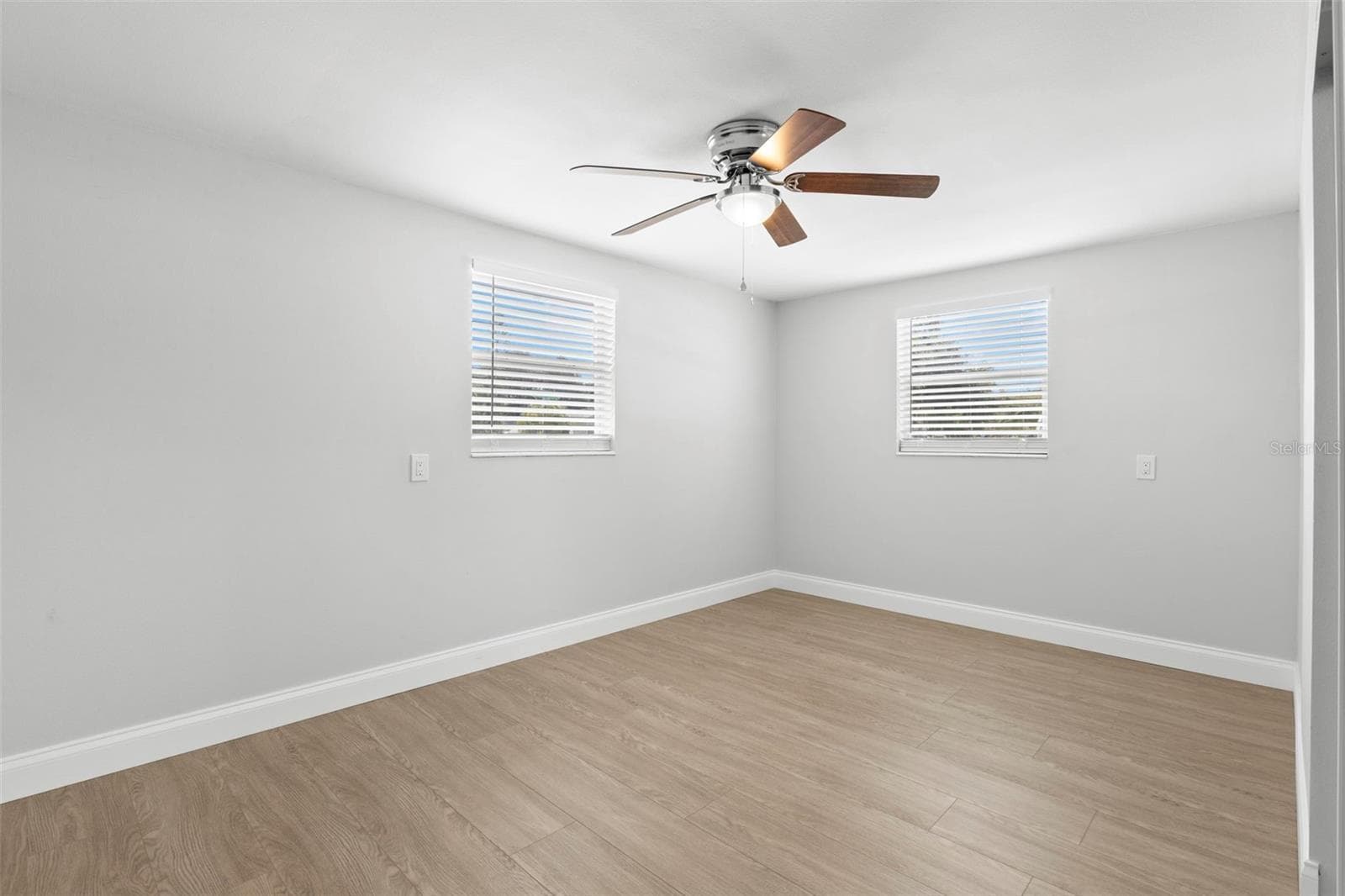 Single Family Residence at 6100 WOODROW WILSON BLVD NE, ST PETERSBURG, photo 22 of 38