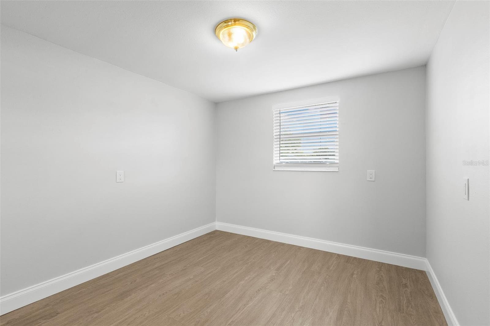 Single Family Residence at 6100 WOODROW WILSON BLVD NE, ST PETERSBURG, photo 23 of 38