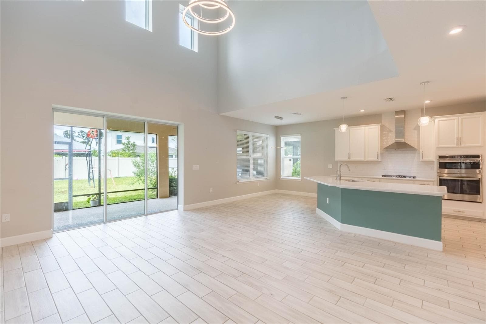 Living Room Kitchen - 13649 CANNON DR, ODESSA