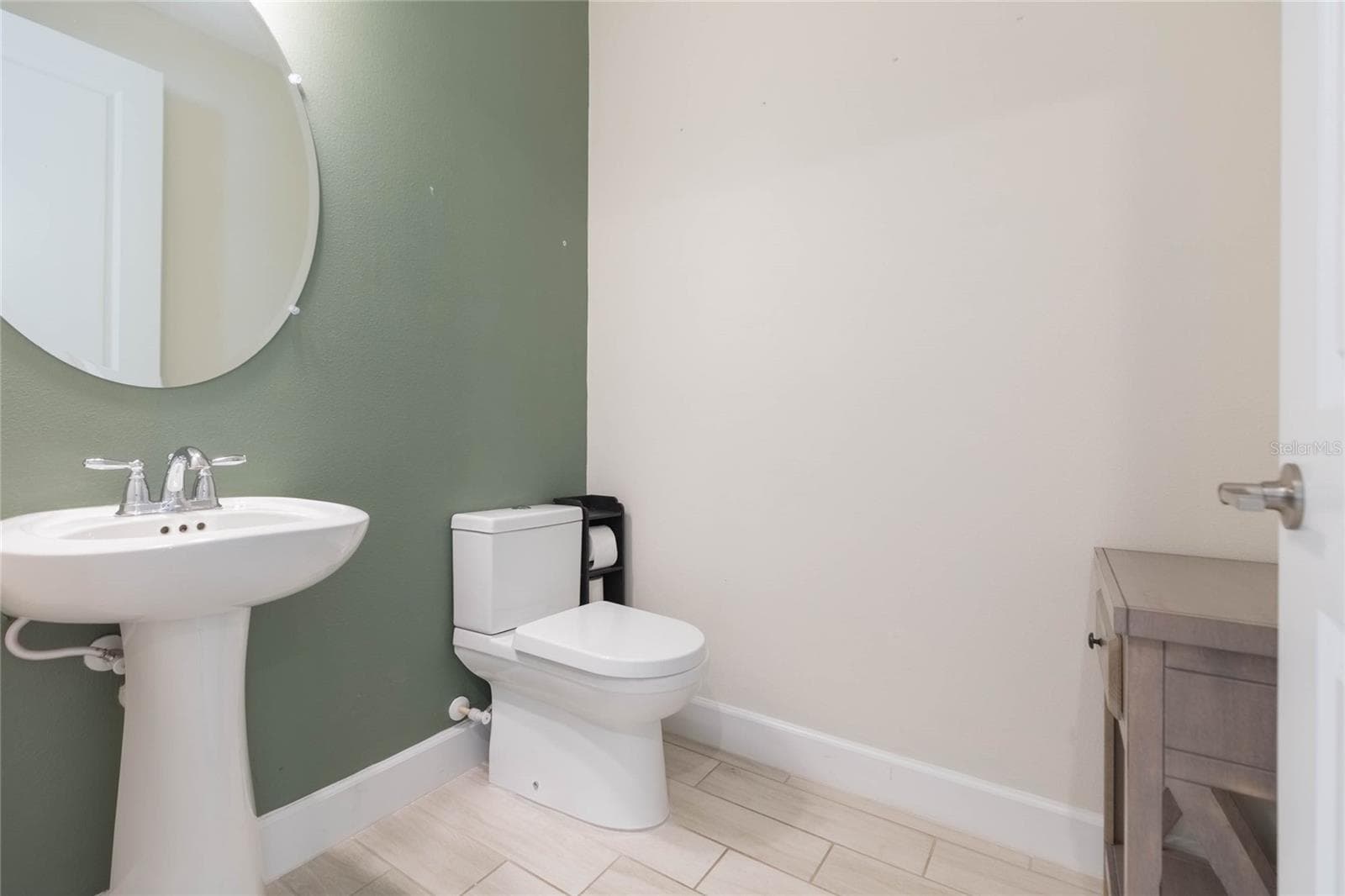 Guest Bath - 13649 CANNON DR, ODESSA