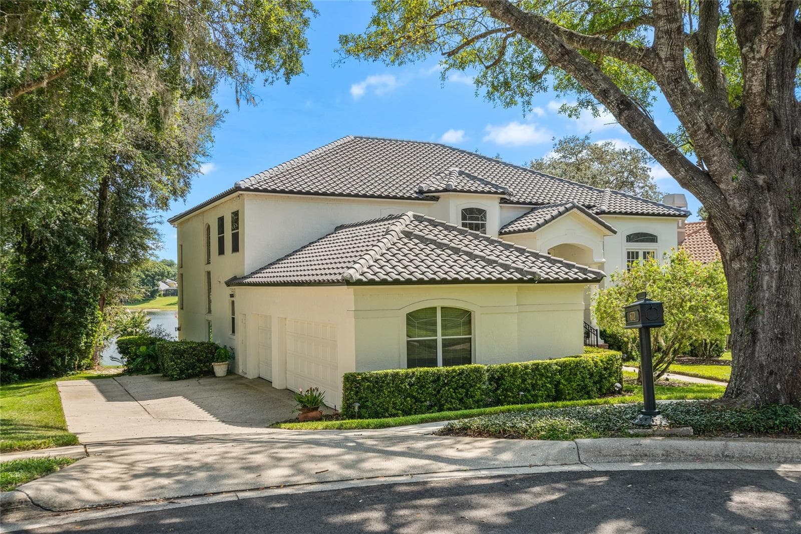 Driveway/Side Load 3-Car Garage - 672 STONEFIELD LOOP, LAKE MARY