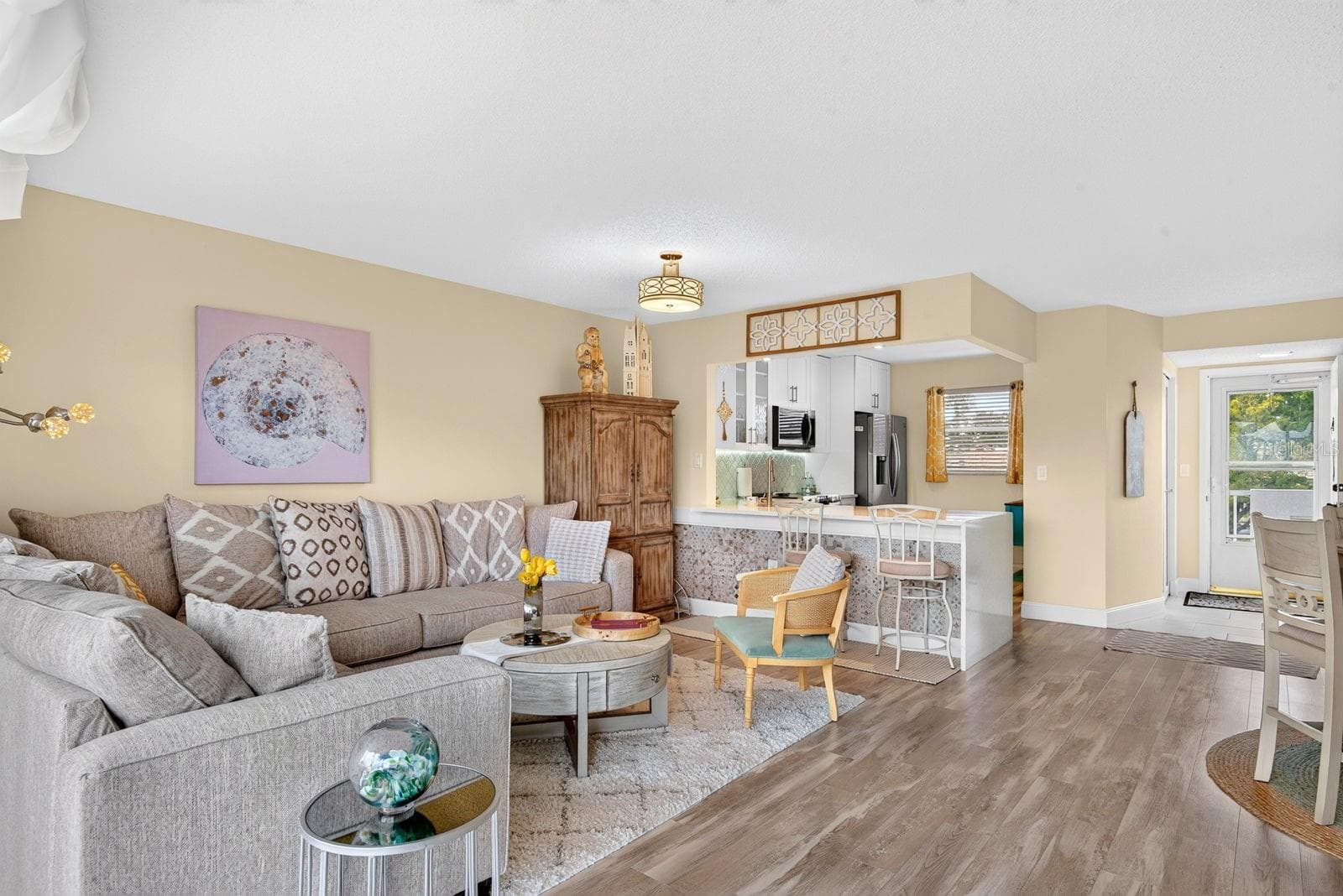 Living area facing front - 4240 IRONWOOD CIR #302A, BRADENTON