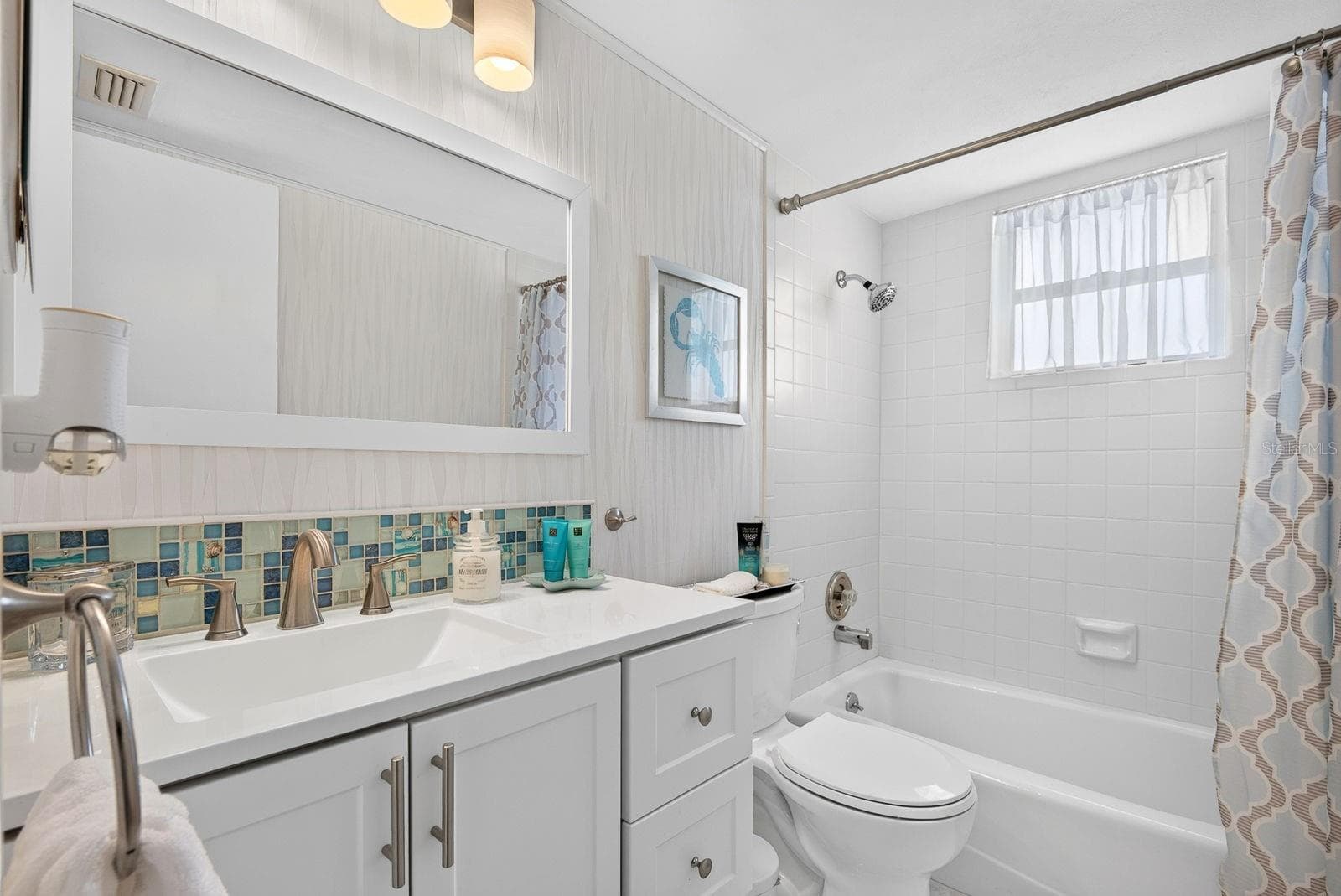 Updated Guest Bathroom - 4240 IRONWOOD CIR #302A, BRADENTON