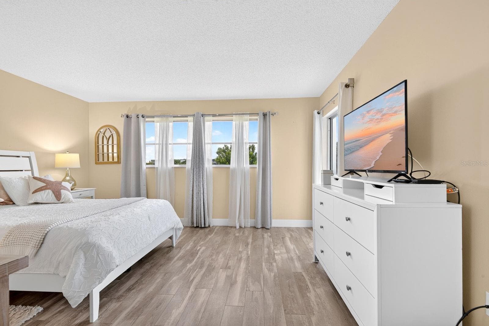 Master Bedroom Facing North - 4240 IRONWOOD CIR #302A, BRADENTON