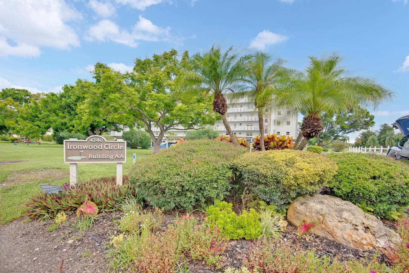 Building view from street - 4240 IRONWOOD CIR #302A, BRADENTON