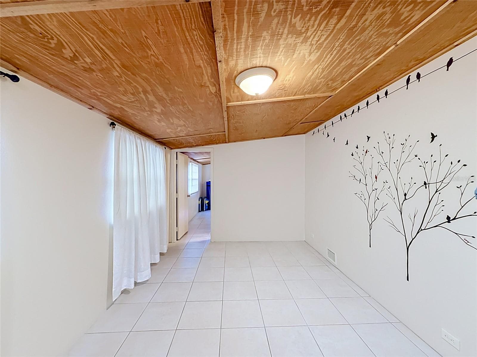 2nd living area - 1514 RIDGE RD, TAVARES