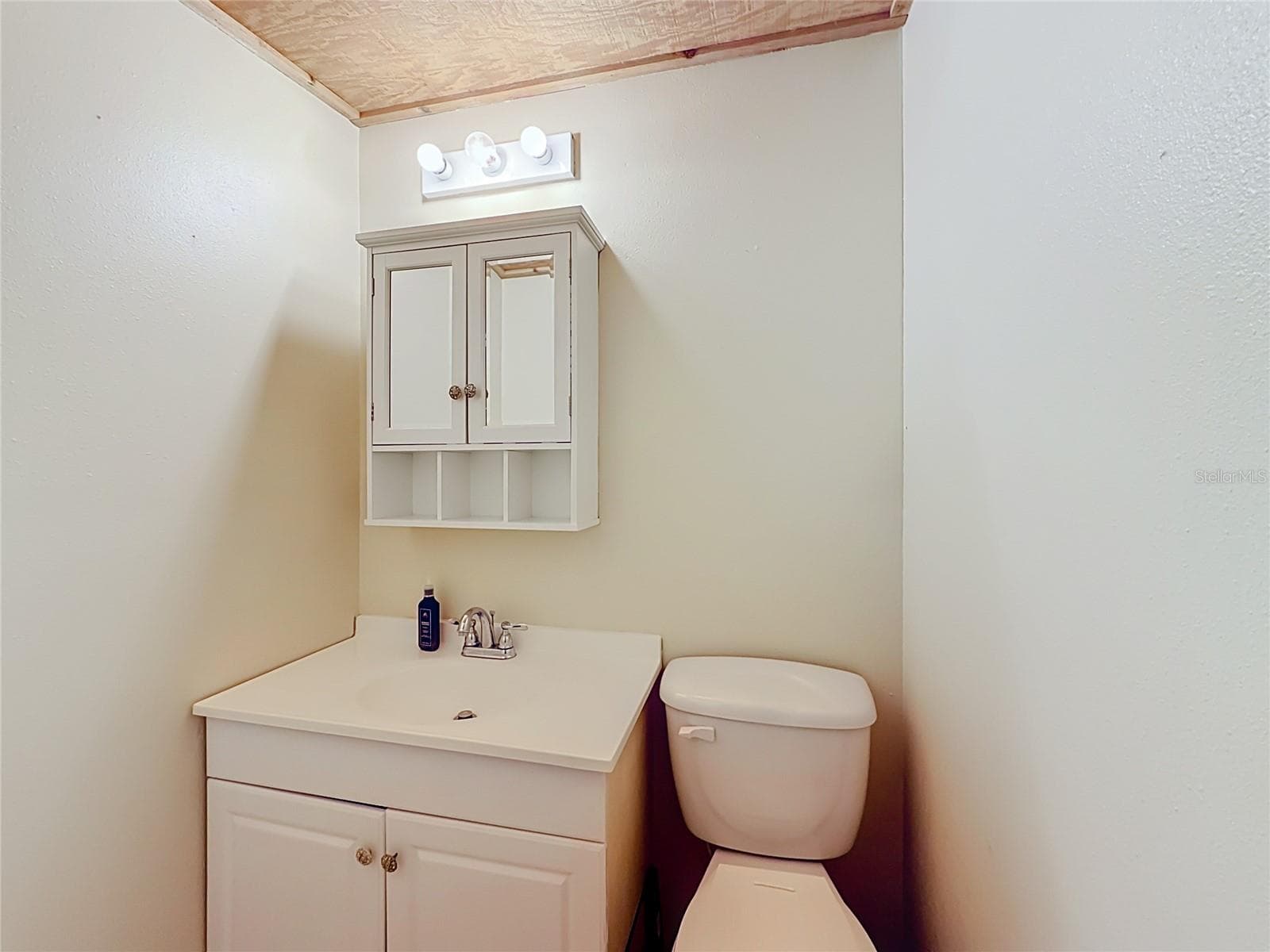 2nd Bath - 1514 RIDGE RD, TAVARES