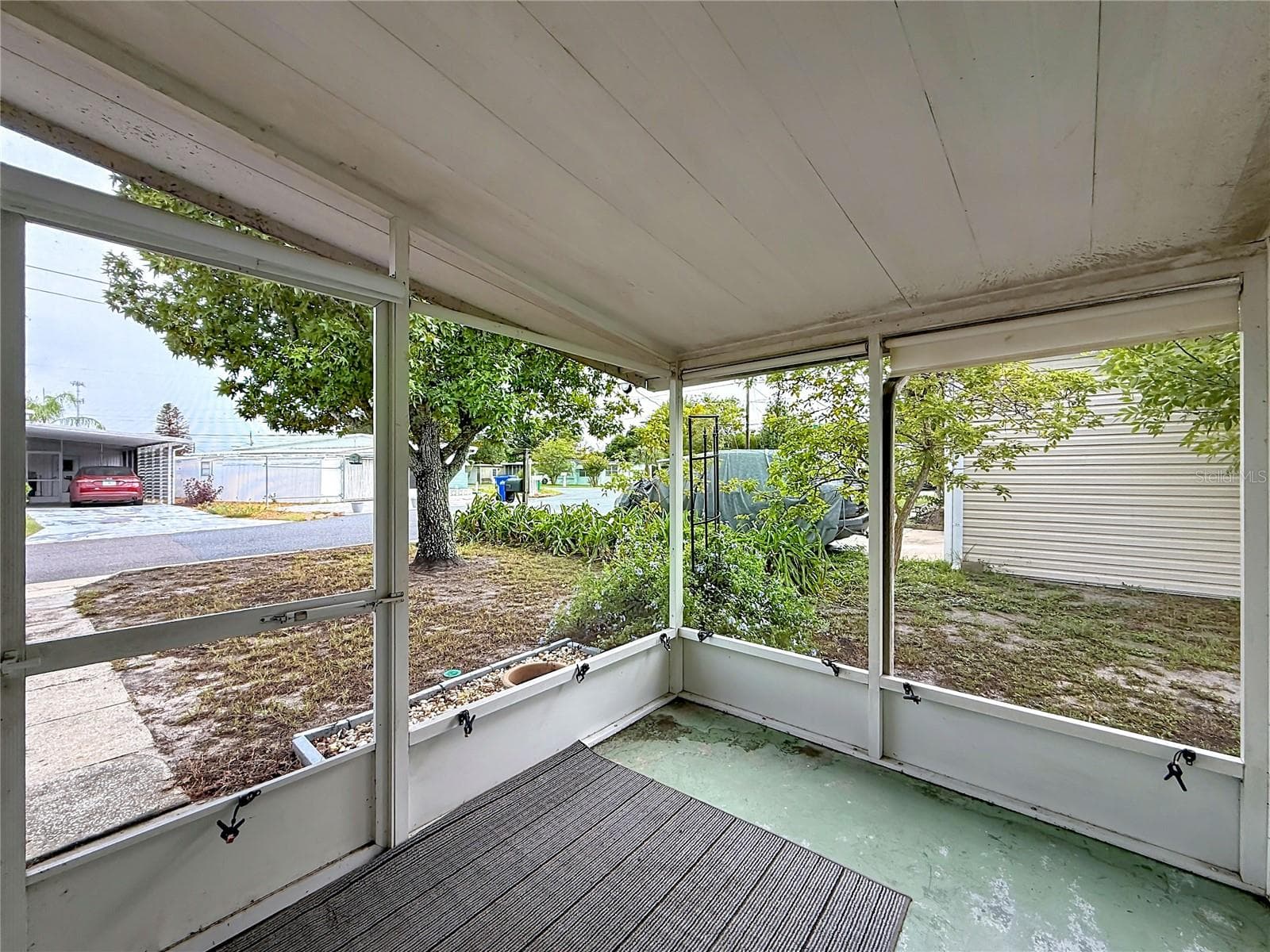 Screened in Patio - 1514 RIDGE RD, TAVARES