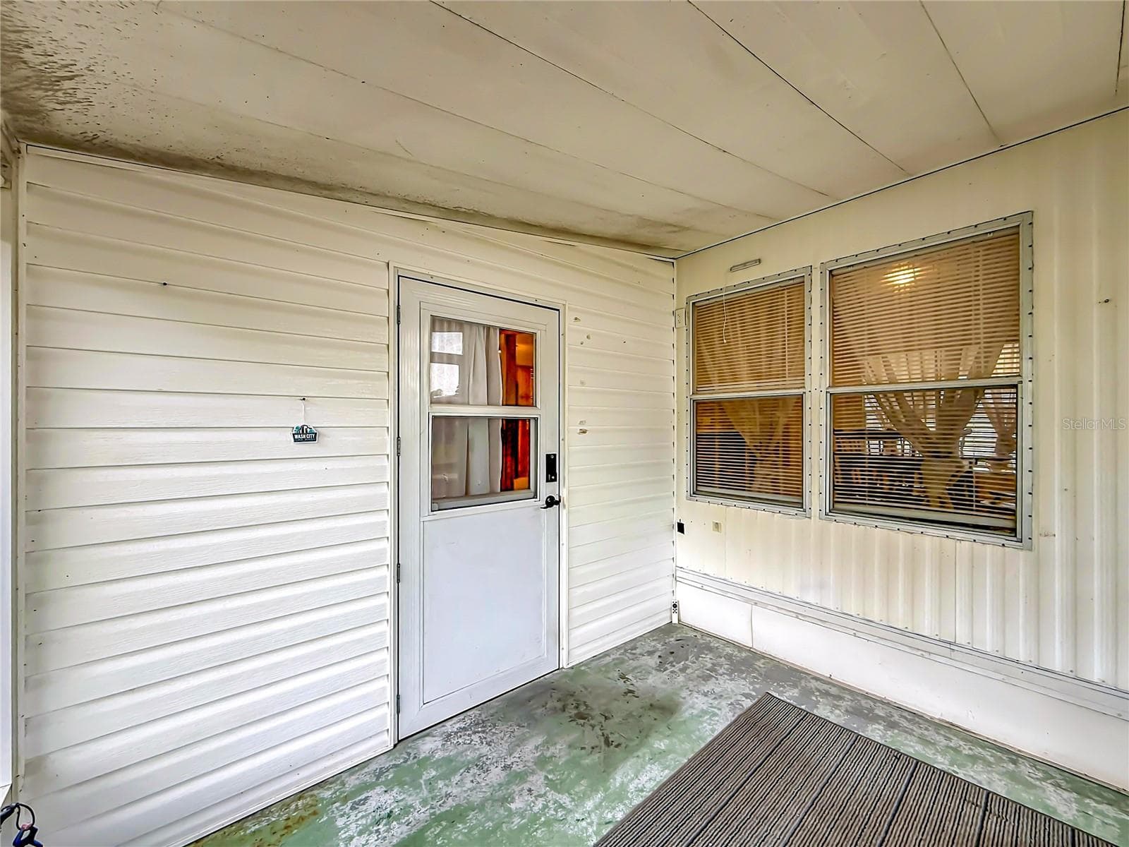 Screened in patio - 1514 RIDGE RD, TAVARES
