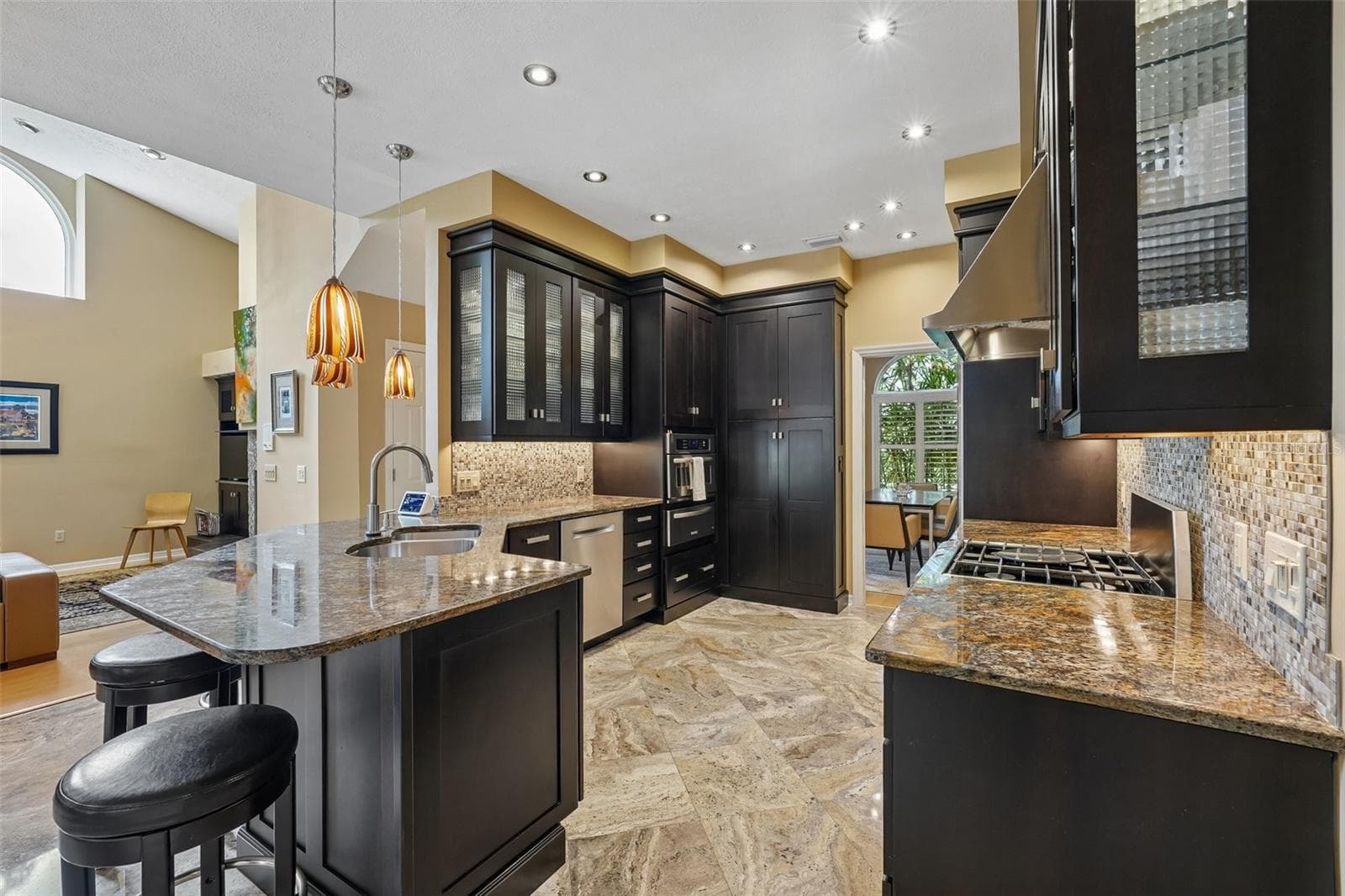 Kitchen - 4710 RIDGECLIFF DR, BRANDON
