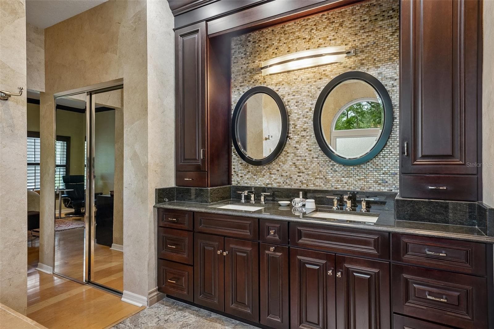 Primary En-suite Bathroom - 4710 RIDGECLIFF DR, BRANDON