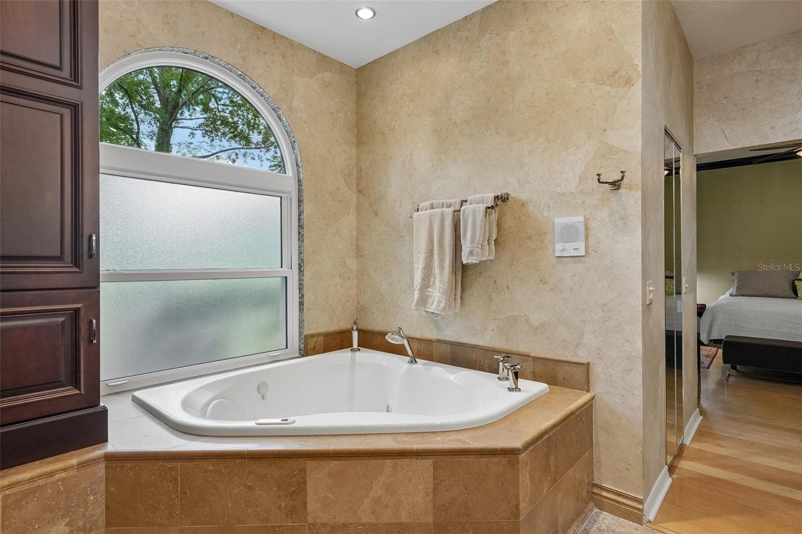 Primary En-suite Bathroom - 4710 RIDGECLIFF DR, BRANDON