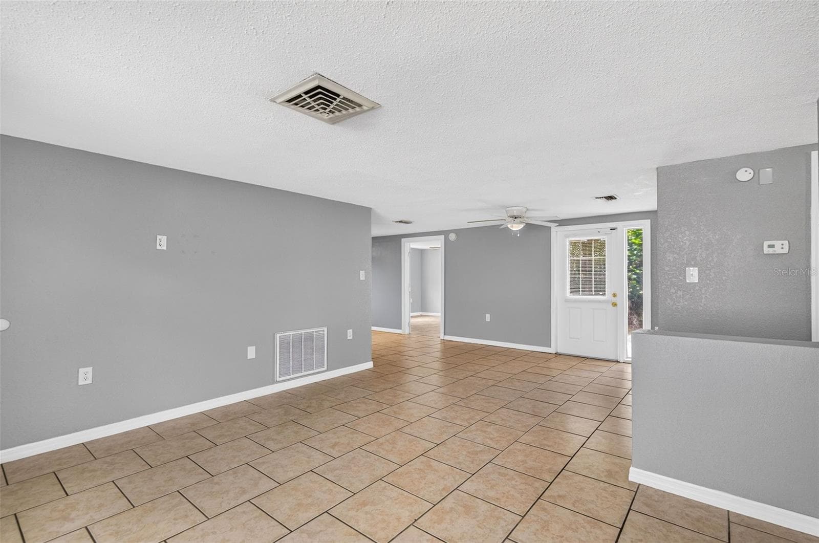 Single Family Residence at 9831 RAINBOW LN, PORT RICHEY, photo 3 of 24