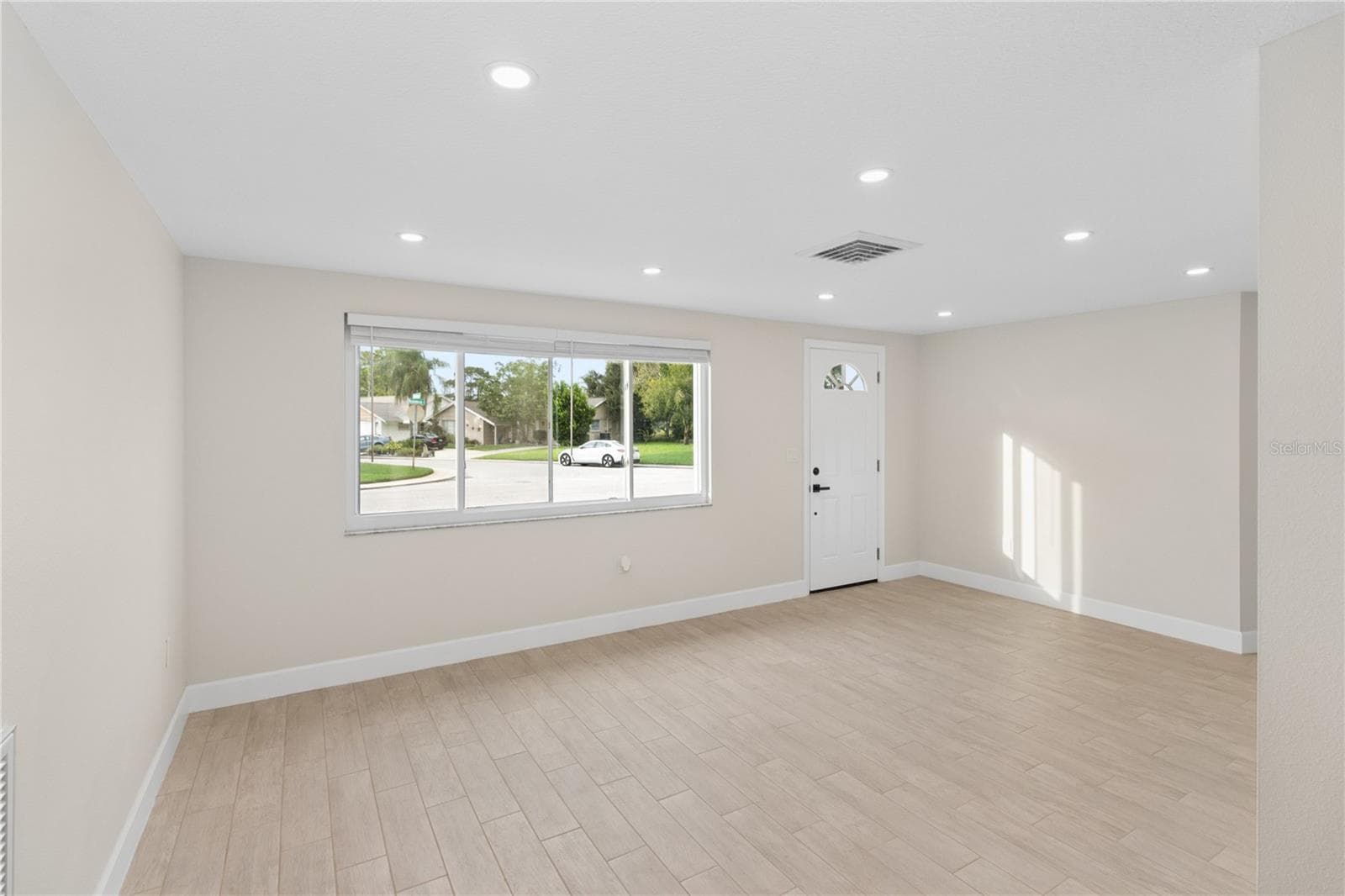 Single Family Residence at 12220 MEADOWBROOK LN, HUDSON, photo 14 of 39
