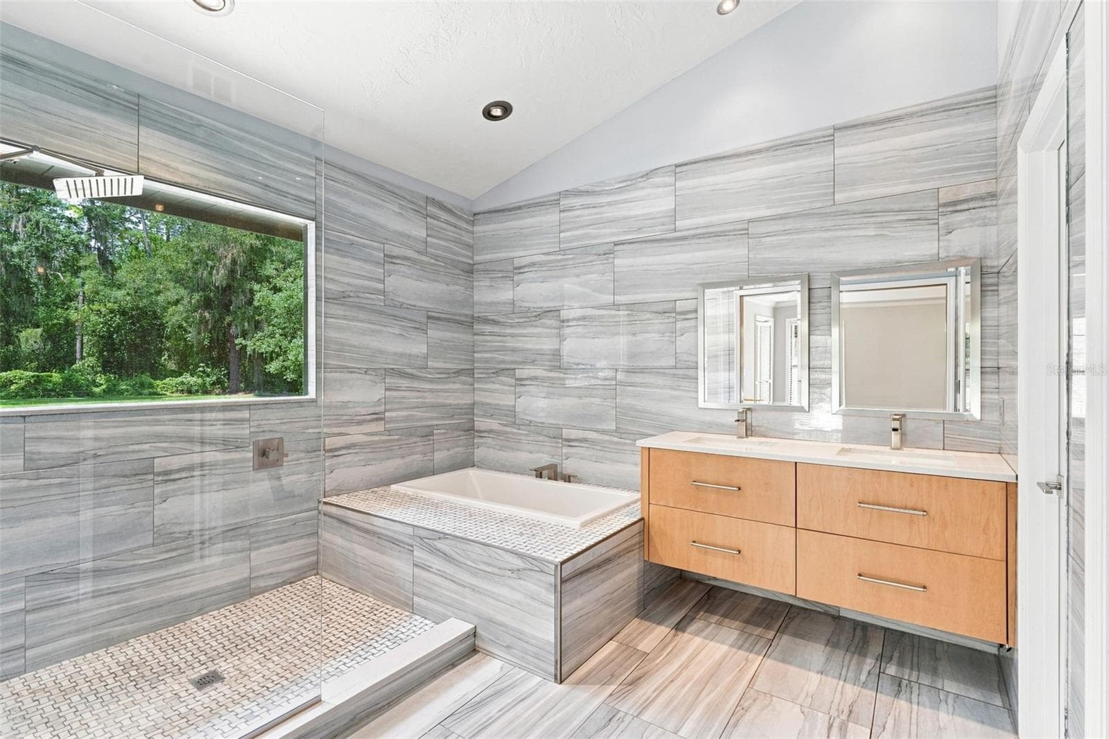 PRIMARY BATHROOM - 1530 W BERESFORD RD, DELAND