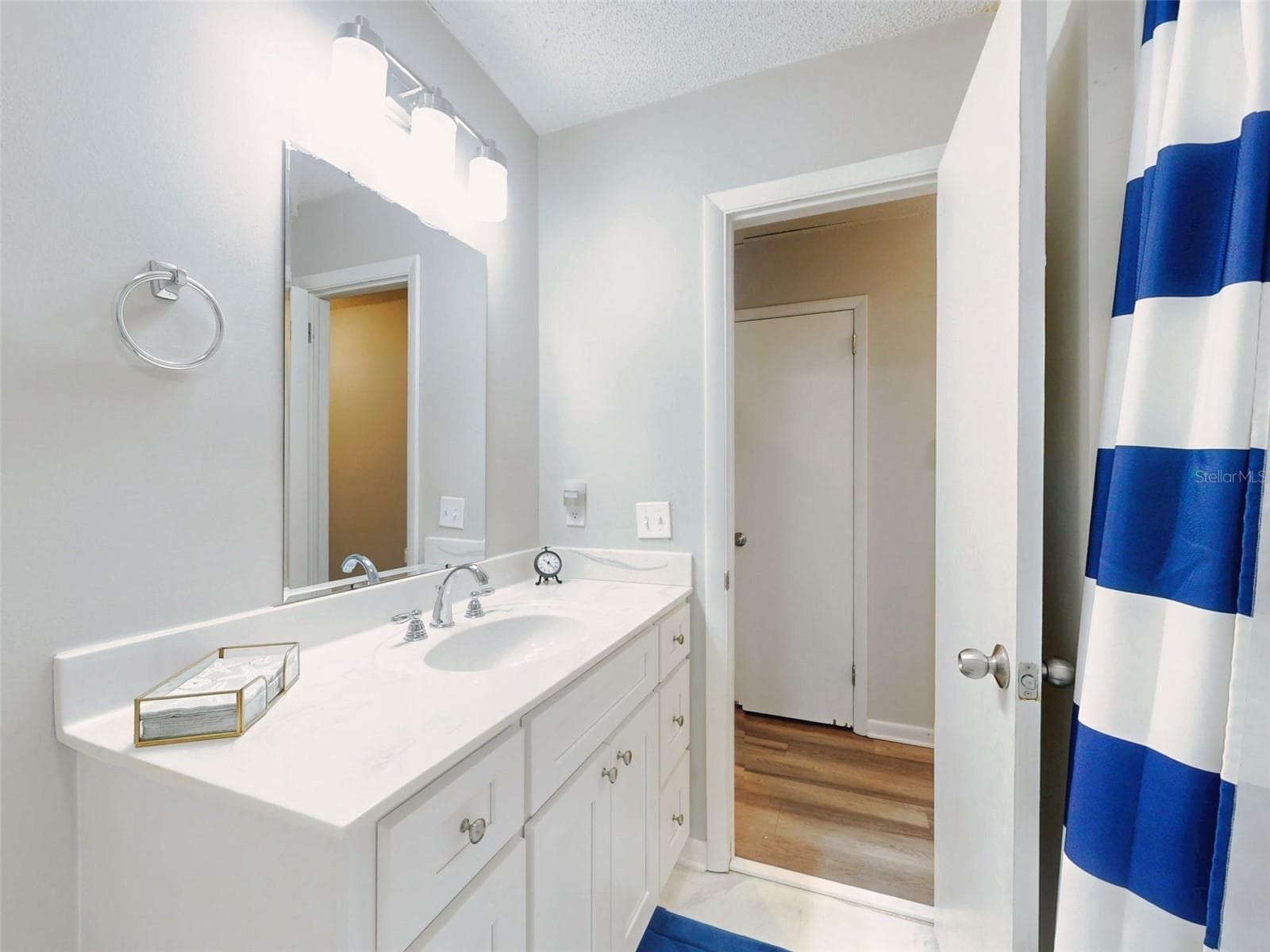 Guest Bathroom - 609 CLAIRE LN, ORANGE PARK