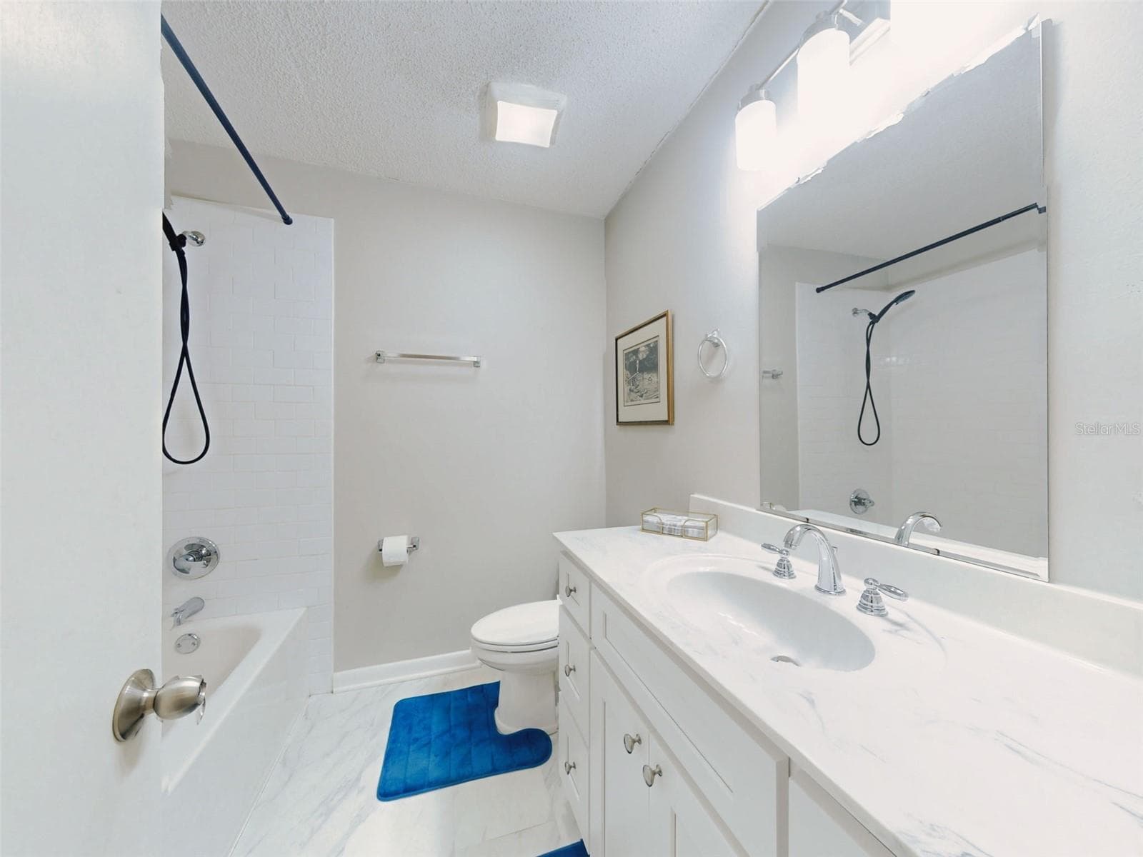 Guest Bathroom - 609 CLAIRE LN, ORANGE PARK