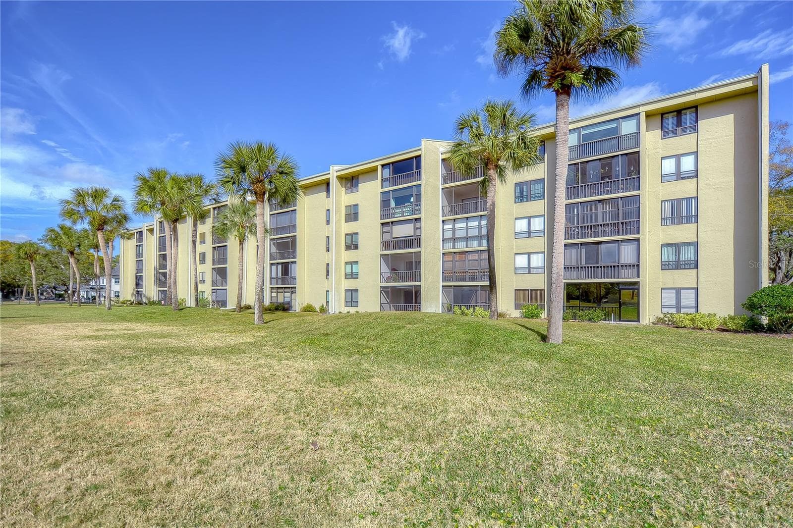 Building Exterior & Community Grounds - 13626 GREENFIELD DR #109, TAMPA