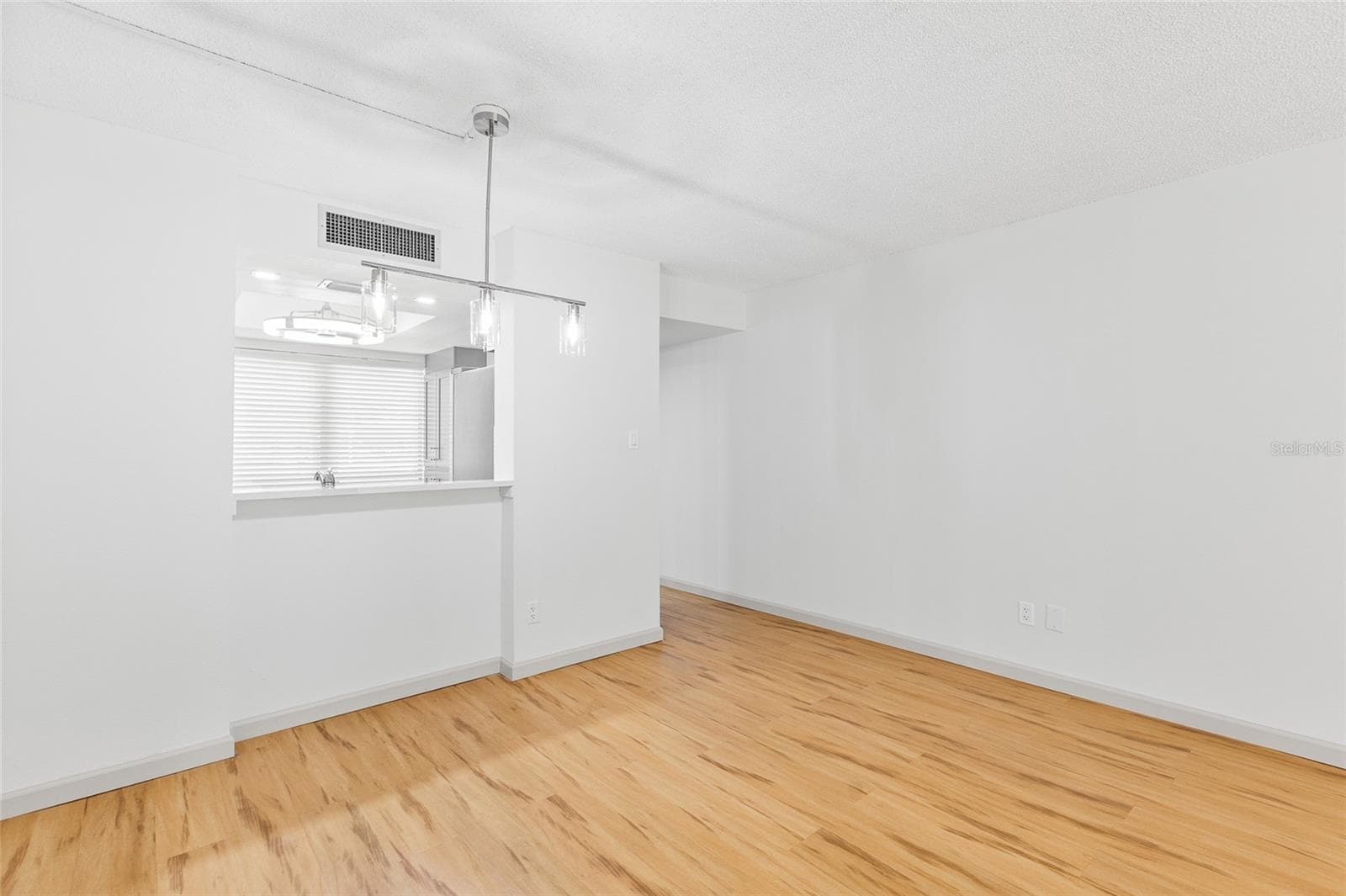 Dining Area in Great Room - 13626 GREENFIELD DR #109, TAMPA