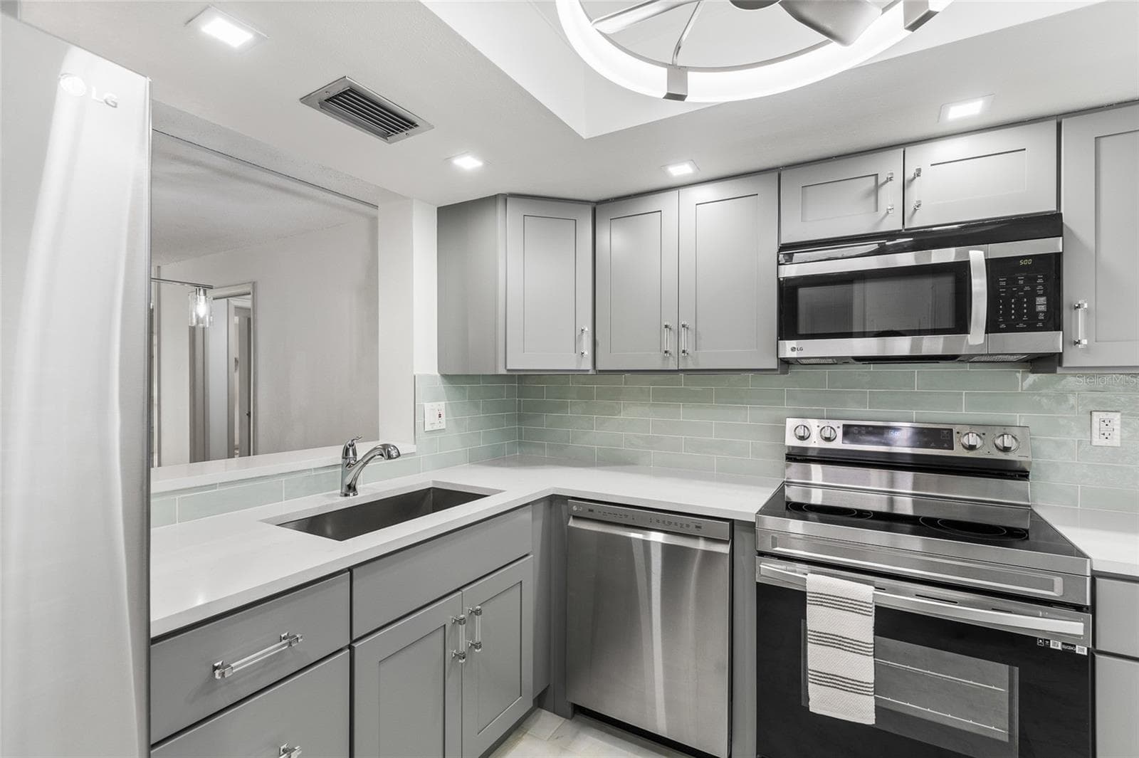 Kitchen - 13626 GREENFIELD DR #109, TAMPA