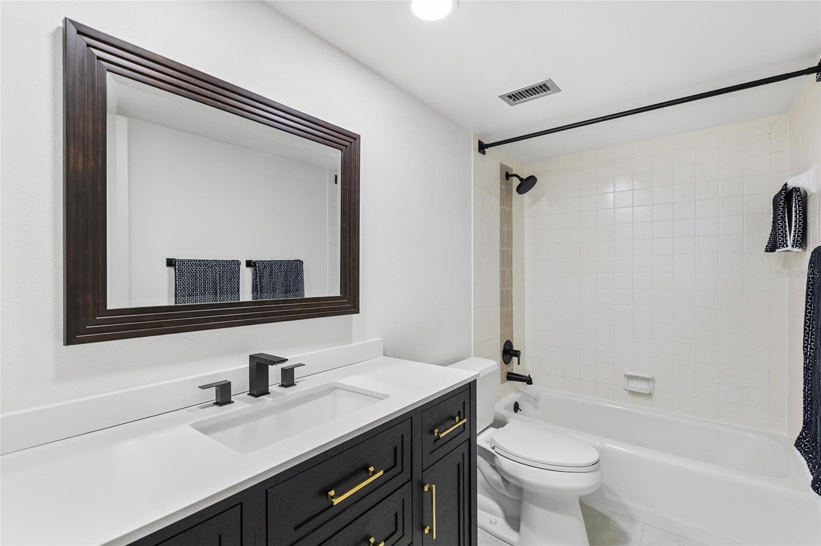 Secondary Bathroom - 13626 GREENFIELD DR #109, TAMPA