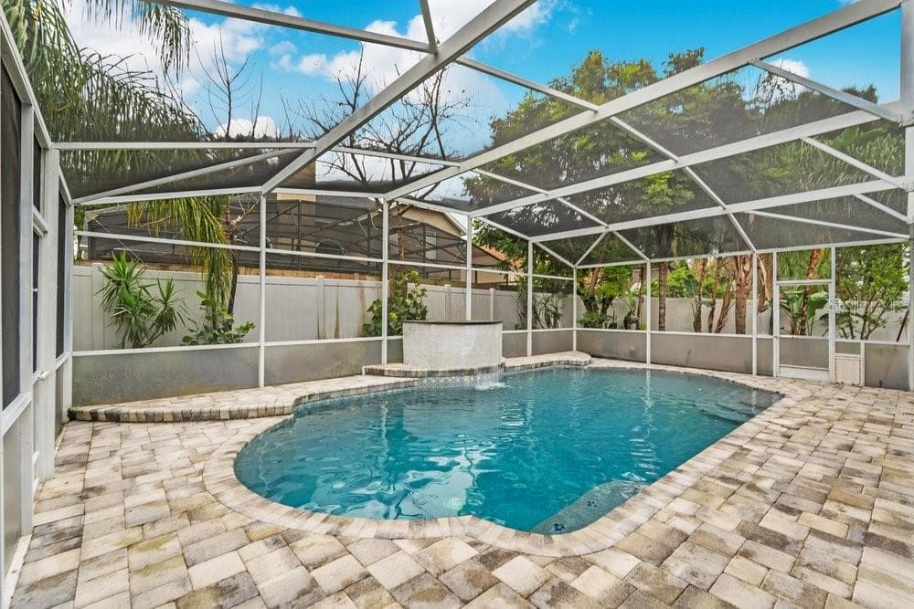 Paver Deck and Screen In Pool with Water / Fire Feature - 3732 GATLIN RIDGE DR, ORLANDO