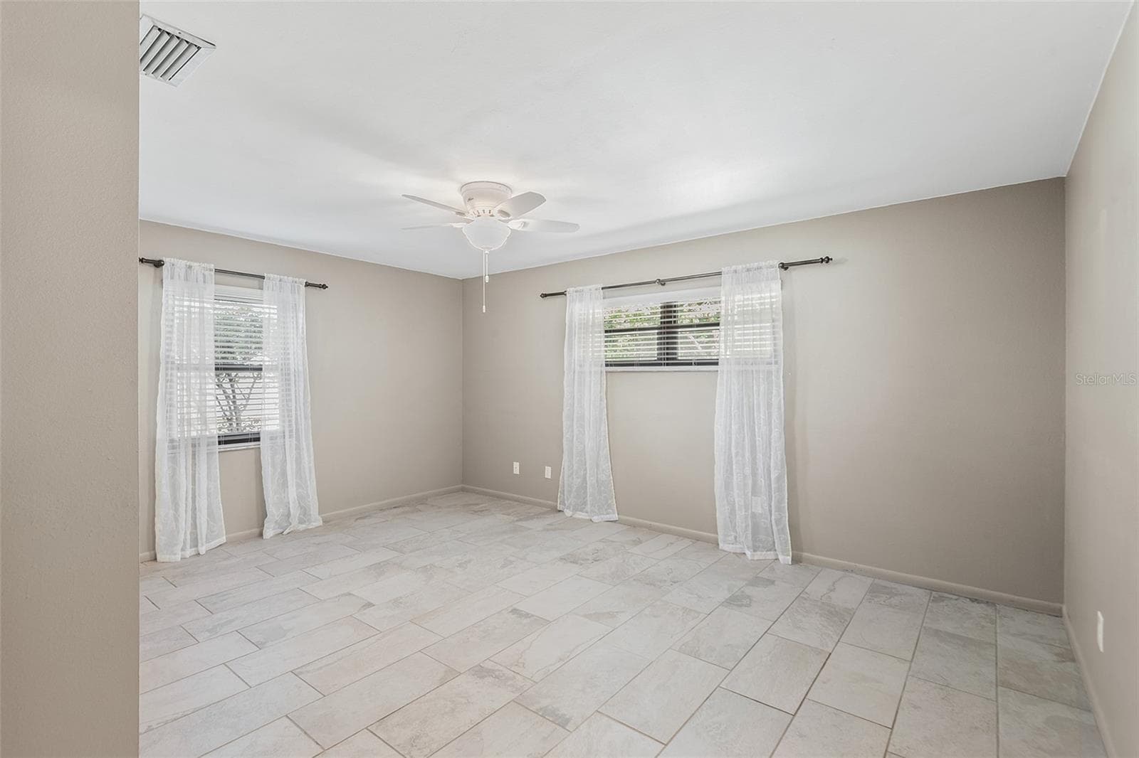 Primary Bedroom 13'4"X16'5" - 216 SHORE LOOP, WINTER HAVEN