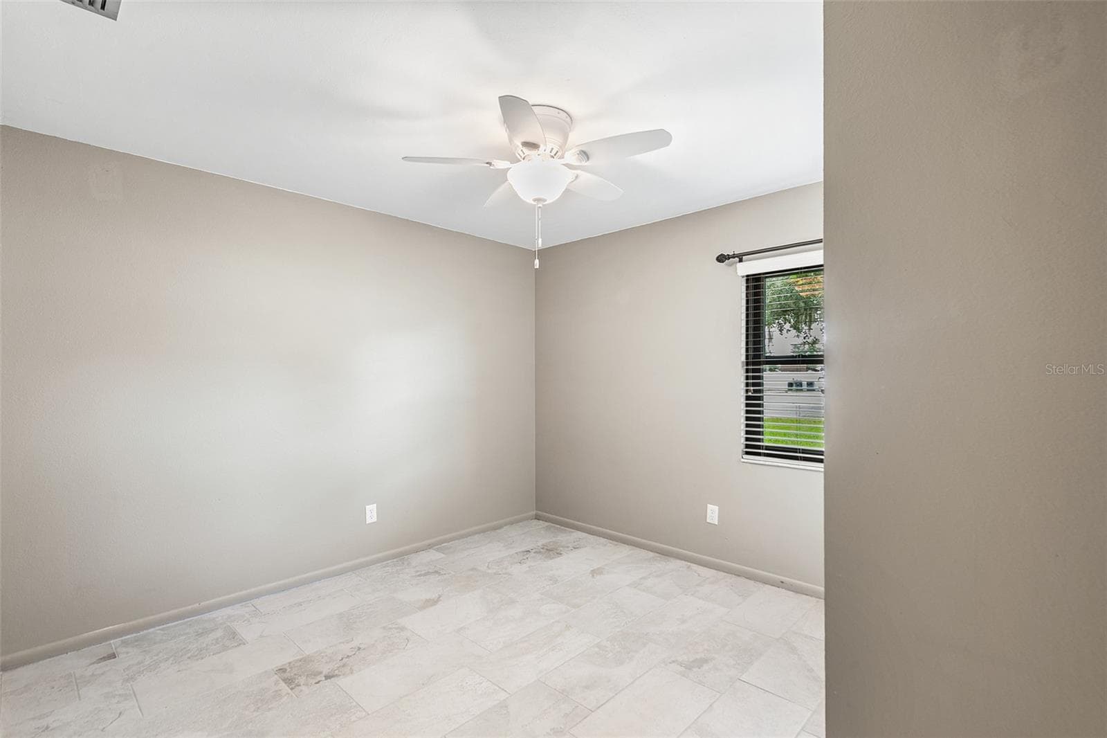Bedroom #2 11'10"X 10'11" - 216 SHORE LOOP, WINTER HAVEN